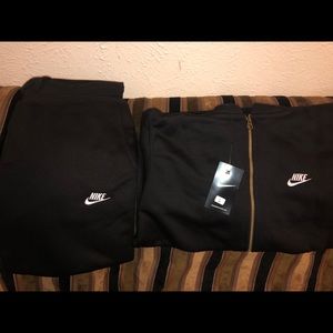 Black Nike Sweat-Suit